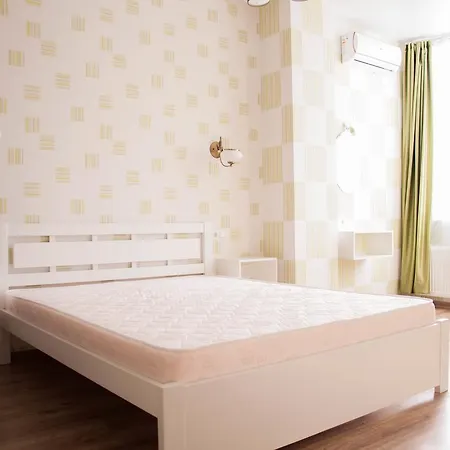 1 Минута Ходьбы От Аркадиевсккой Аллеи, Гагаринское Плато 5 Apartment